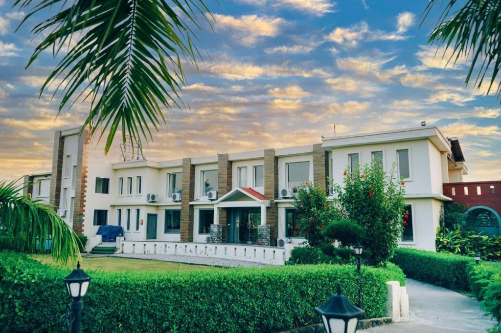 5 Senses Corbett Richness Luxuries Resort ! Destination Wedding & Corporate Events ラムナガル エクステリア 写真